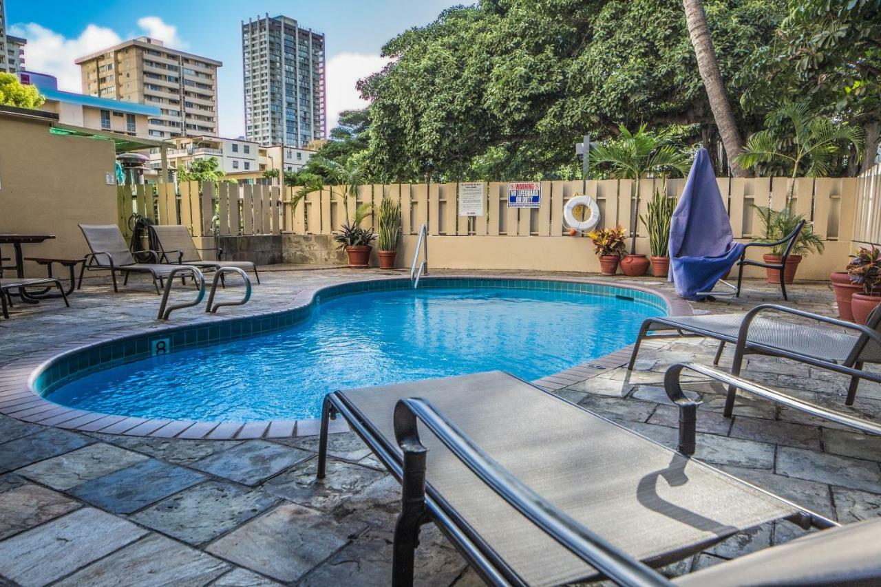 Ferienwohnung Beautiful Studio In The Heart Of Vibrant Waikiki Honolulu Exterior foto